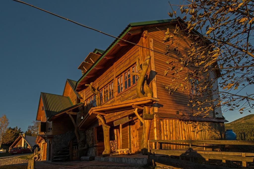 Guesthouse Planinarski Dom Neviden'O Žabljak Exteriör bild