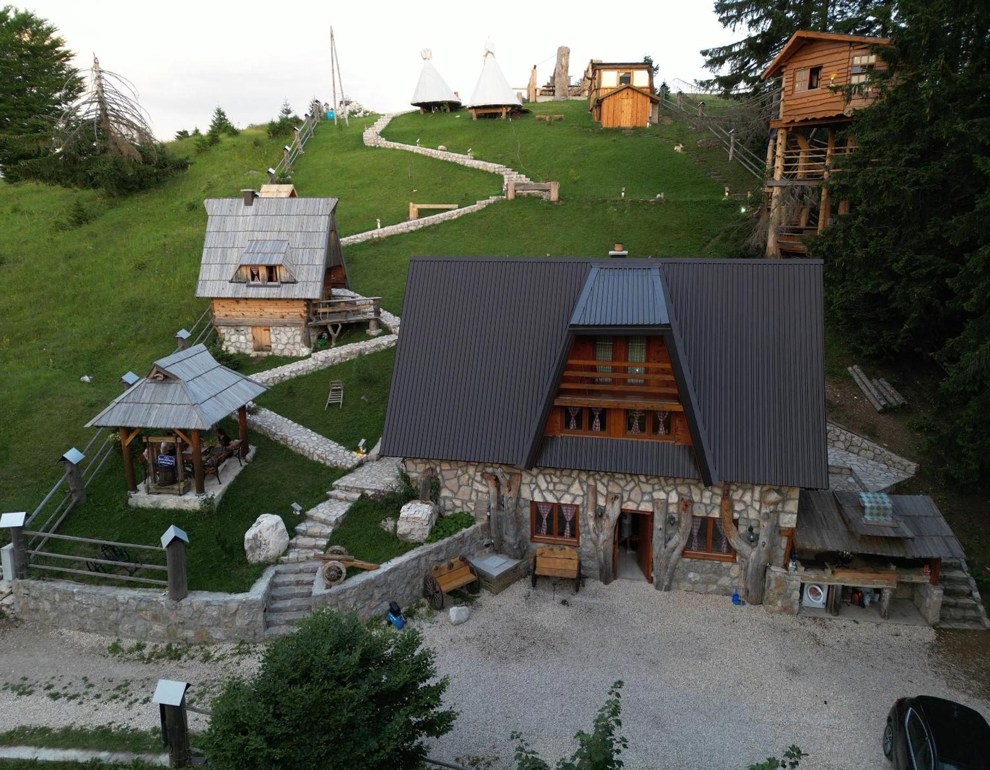 Guesthouse Planinarski Dom Neviden'O Žabljak Exteriör bild